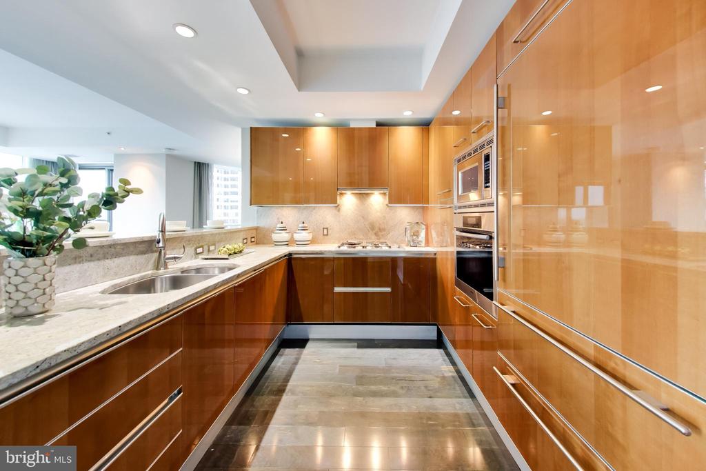 1881 N NASH STREET N Unit: 1403