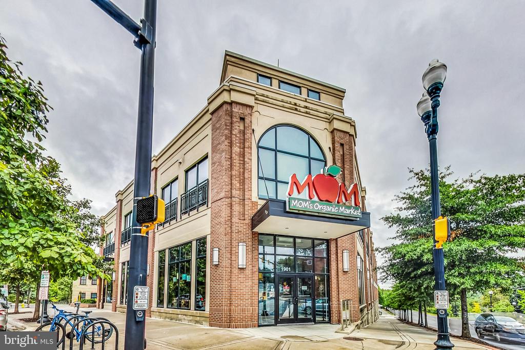 1881 N NASH STREET N Unit: 1403