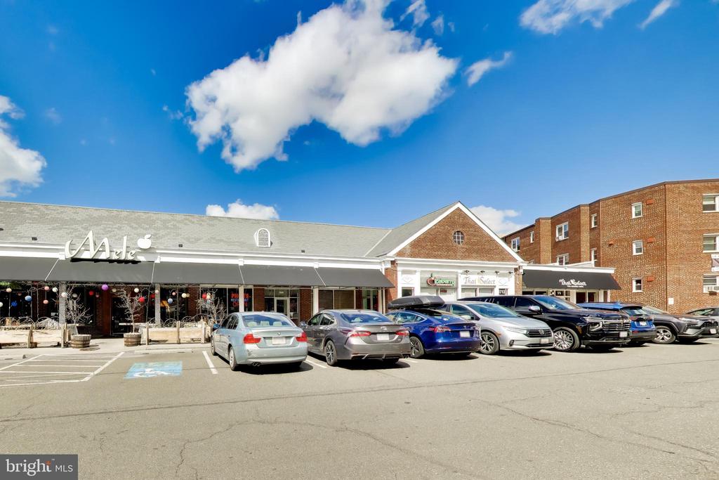 1881 N NASH STREET N Unit: 1403