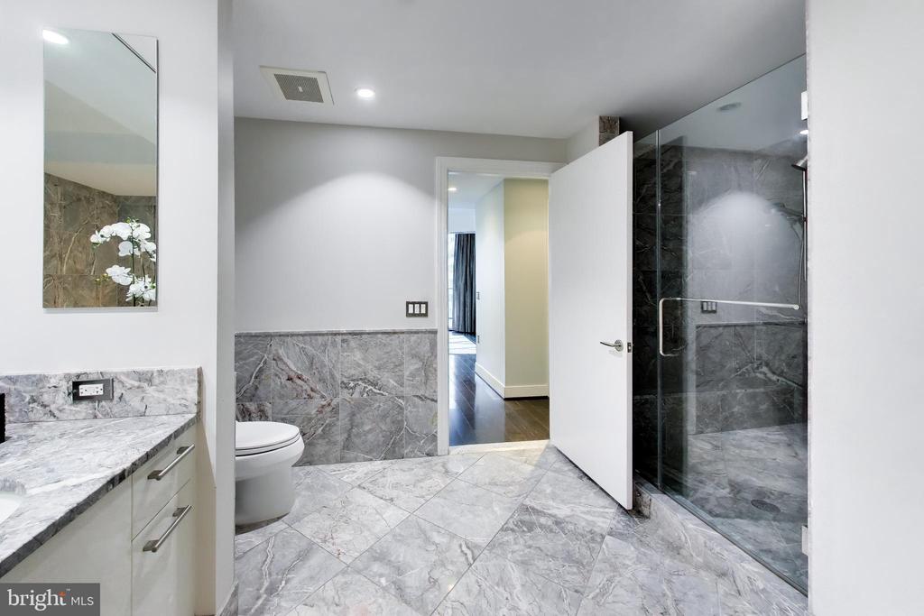 1881 N NASH STREET N Unit: 1403
