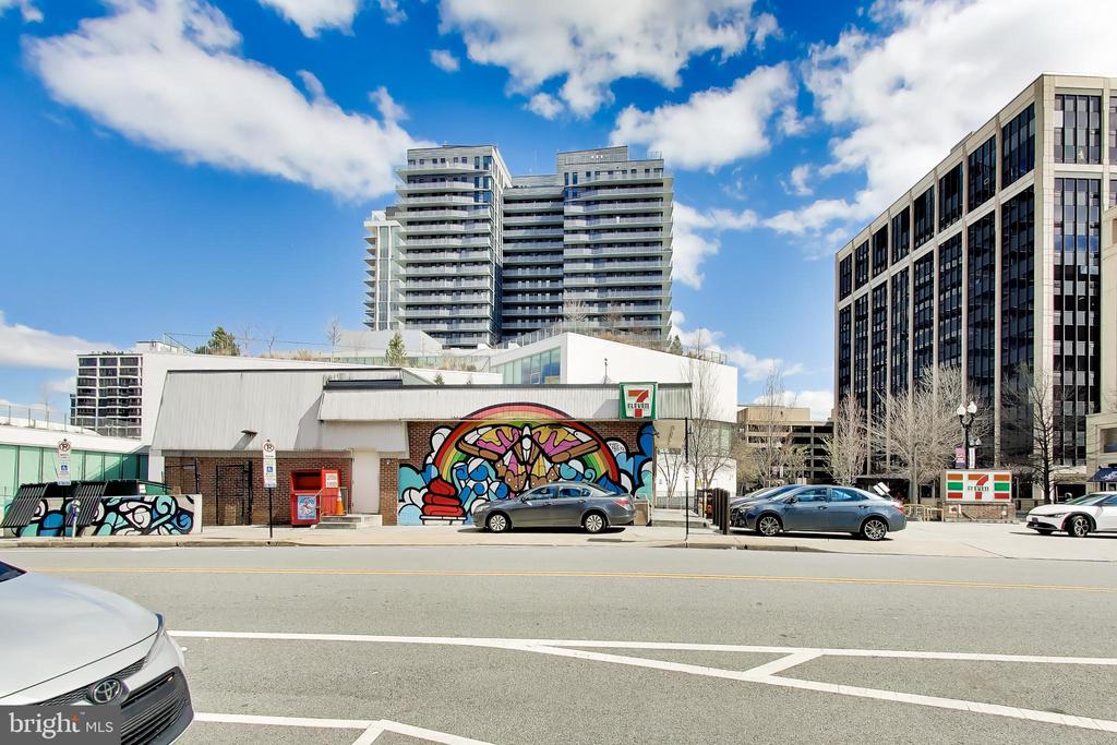 1881 N NASH STREET N Unit: 1403