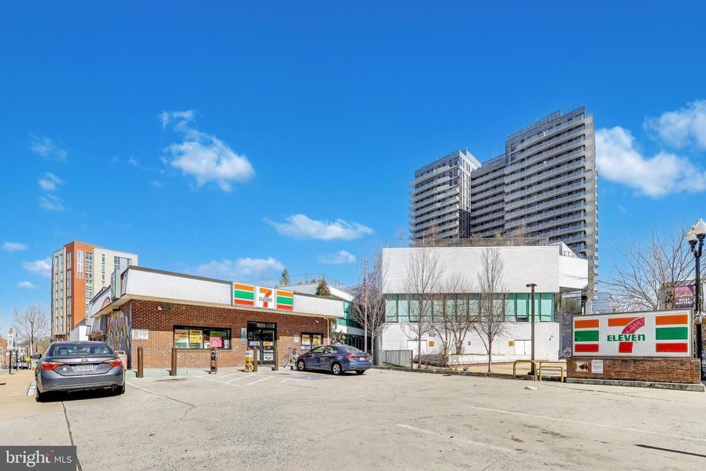 1881 N NASH STREET N Unit: 1403