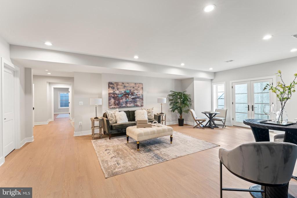 500 MALCOLM ROAD NW