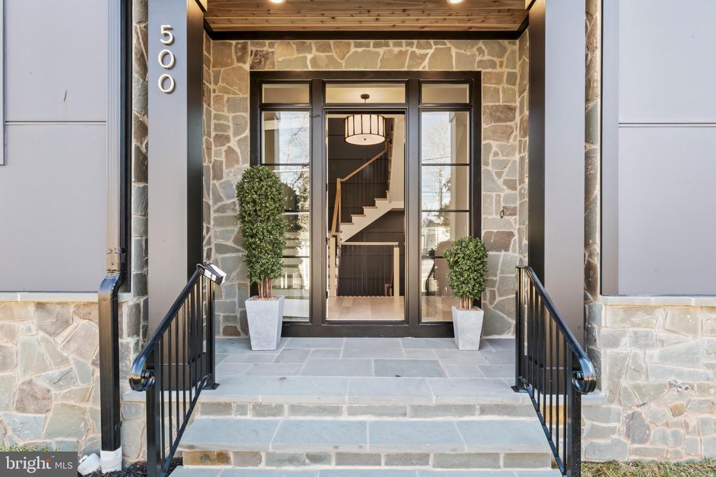 500 MALCOLM ROAD NW