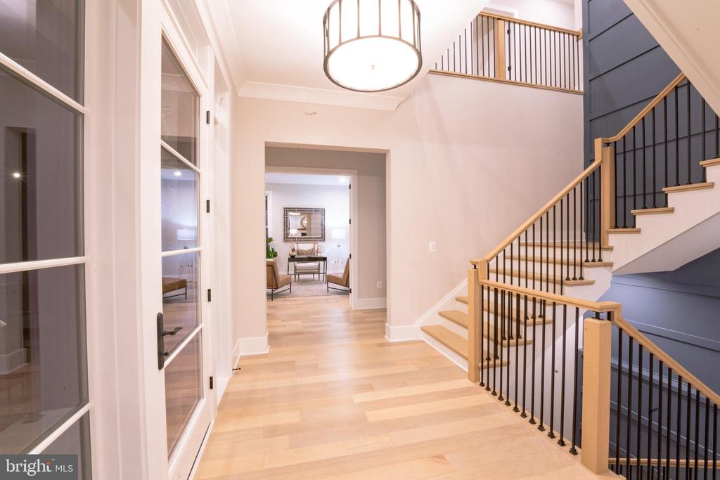 500 MALCOLM ROAD NW