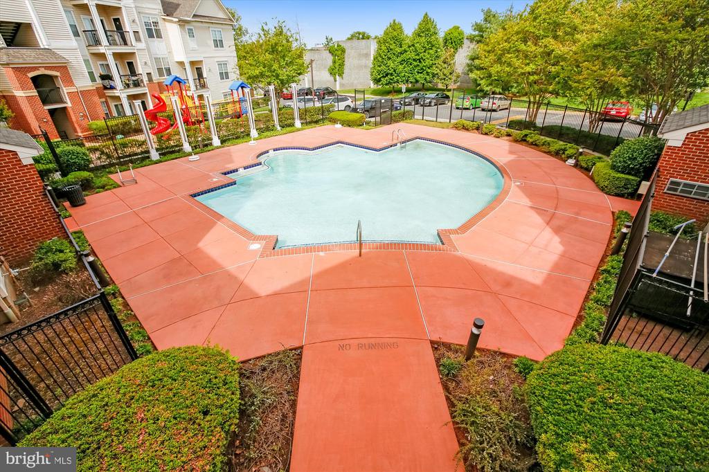 11350 ARISTOTLE DRIVE Unit: 7-202