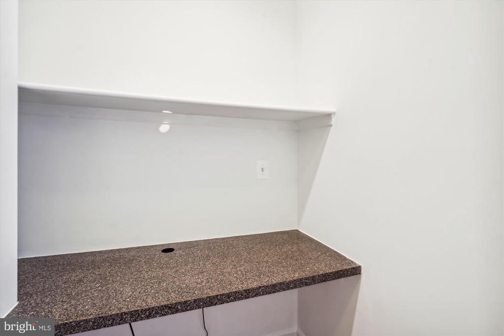 11350 ARISTOTLE DRIVE Unit: 7-202