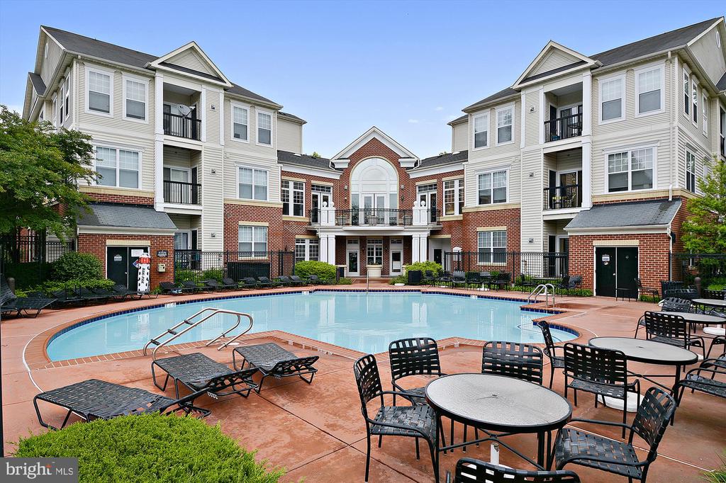 11350 ARISTOTLE DRIVE Unit: 7-202