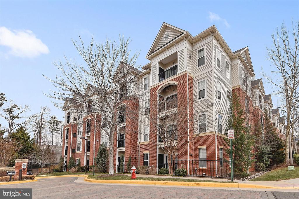 11350 ARISTOTLE DRIVE Unit: 7-202