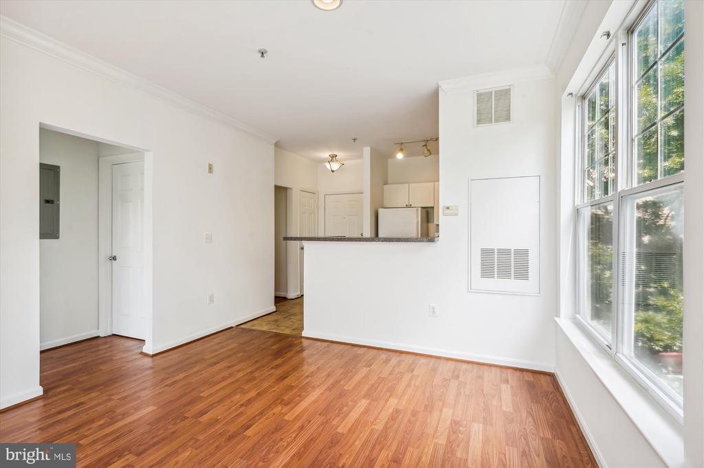 11350 ARISTOTLE DRIVE Unit: 7-202