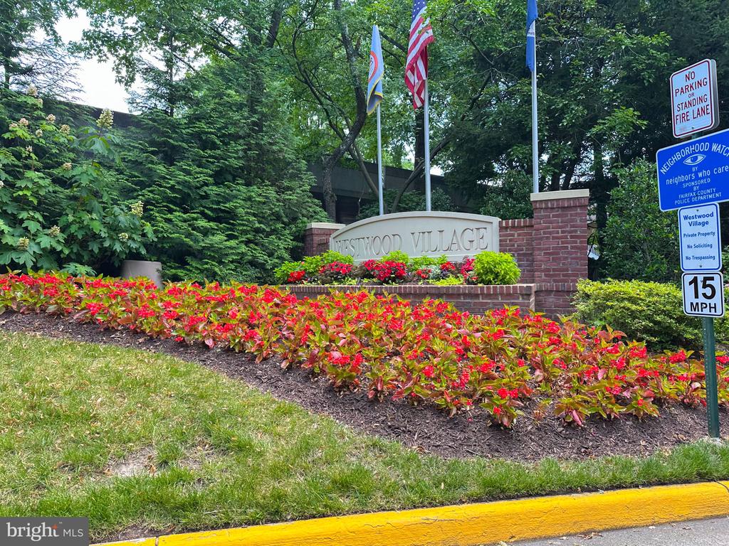 1547 NORTHERN NECK DR #201,FAIRFAX Unit: 201