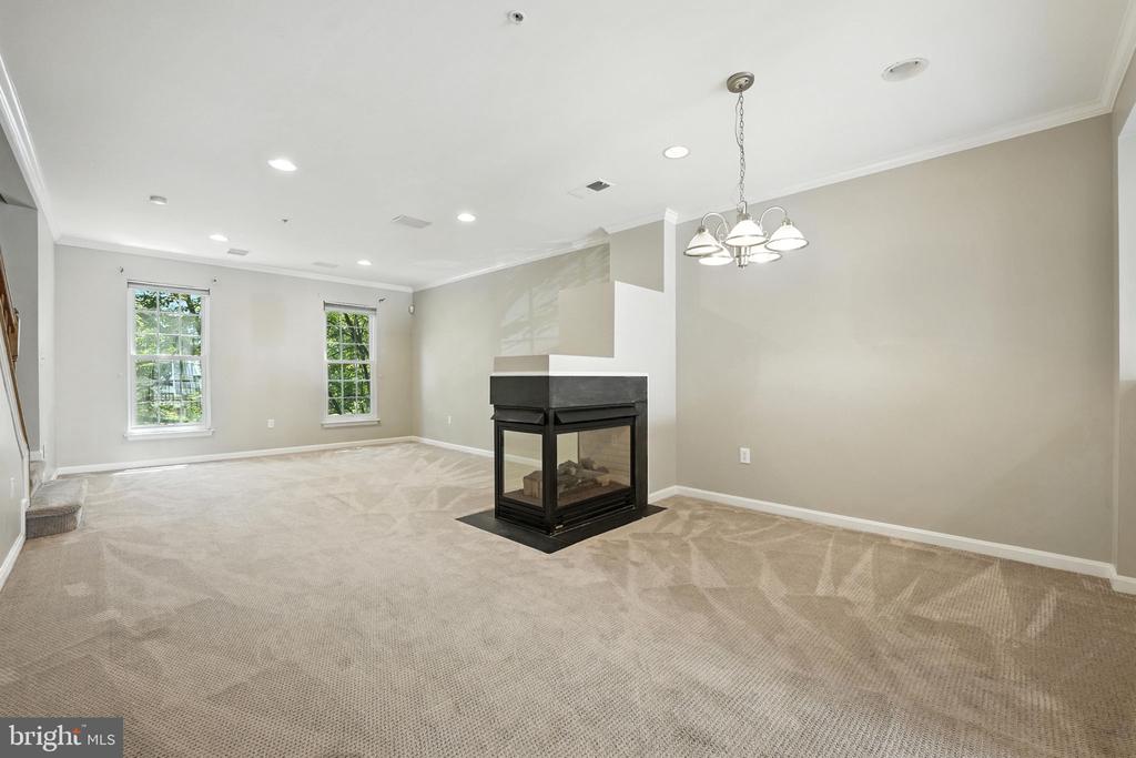 1547 NORTHERN NECK DR #201,FAIRFAX Unit: 201