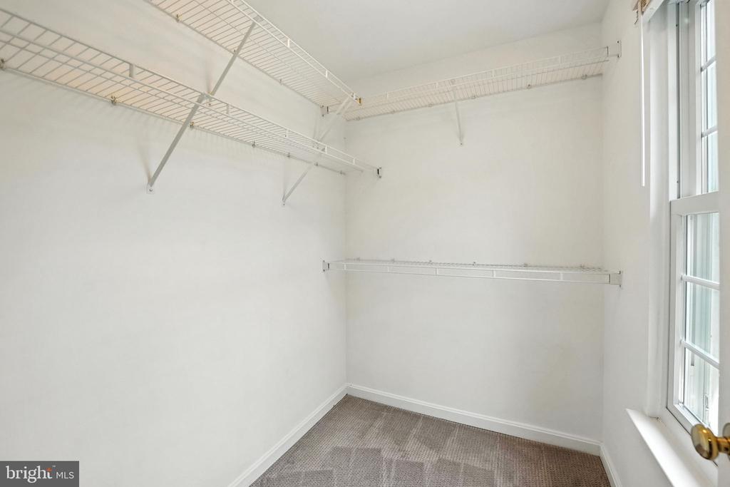1547 NORTHERN NECK DR #201,FAIRFAX Unit: 201