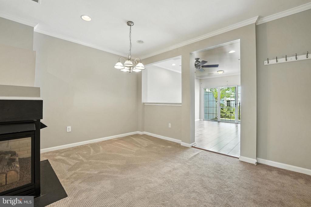 1547 NORTHERN NECK DR #201,FAIRFAX Unit: 201