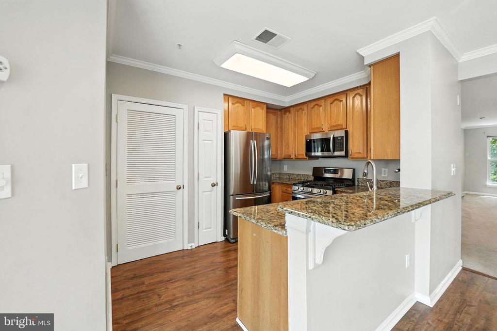 1547 NORTHERN NECK DR #201,FAIRFAX Unit: 201