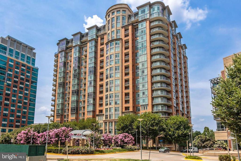 8220 CRESTWOOD HEIGHTS DR #1205,FAIRFAX Unit: 1205
