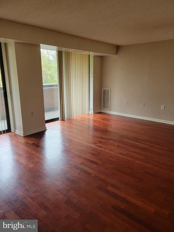 2230 GEORGE C MARSHALL DR #304,FAIRFAX Unit: 304