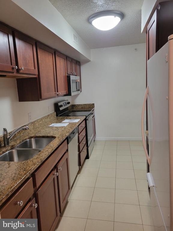 2230 GEORGE C MARSHALL DR #304,FAIRFAX Unit: 304