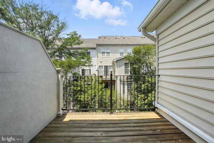1547 NORTHERN NCK #201,FAIRFAX Unit: 201