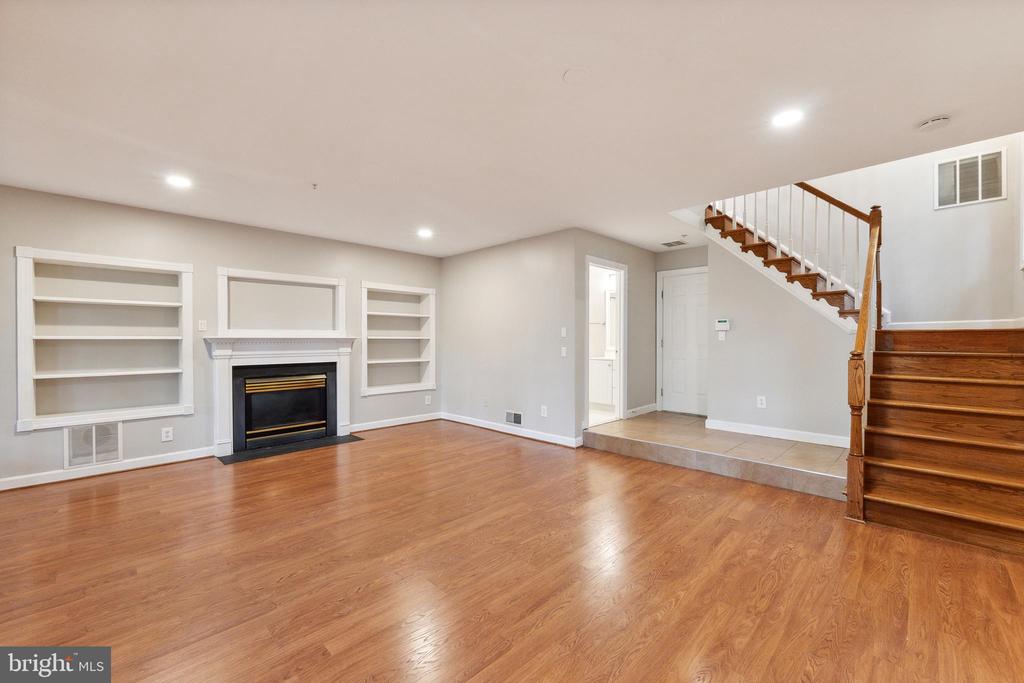 8048 KIDWELL TOWN COURT
