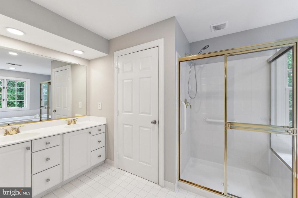 8048 KIDWELL TOWN COURT