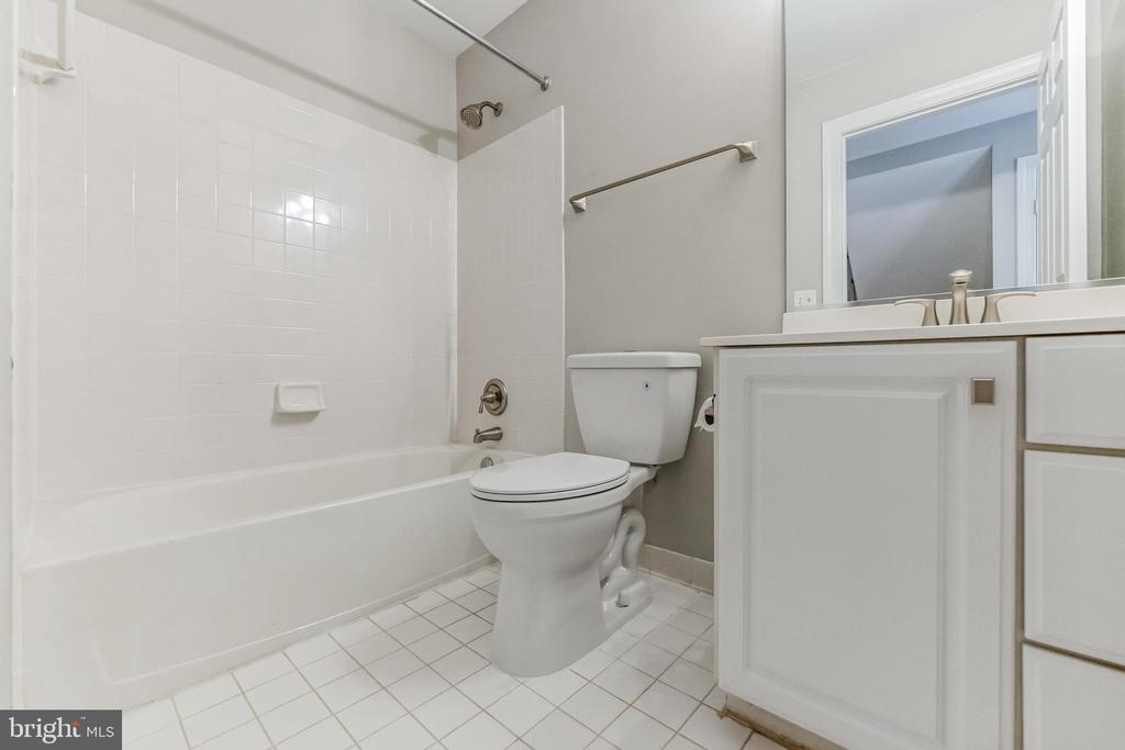 8048 KIDWELL TOWN COURT