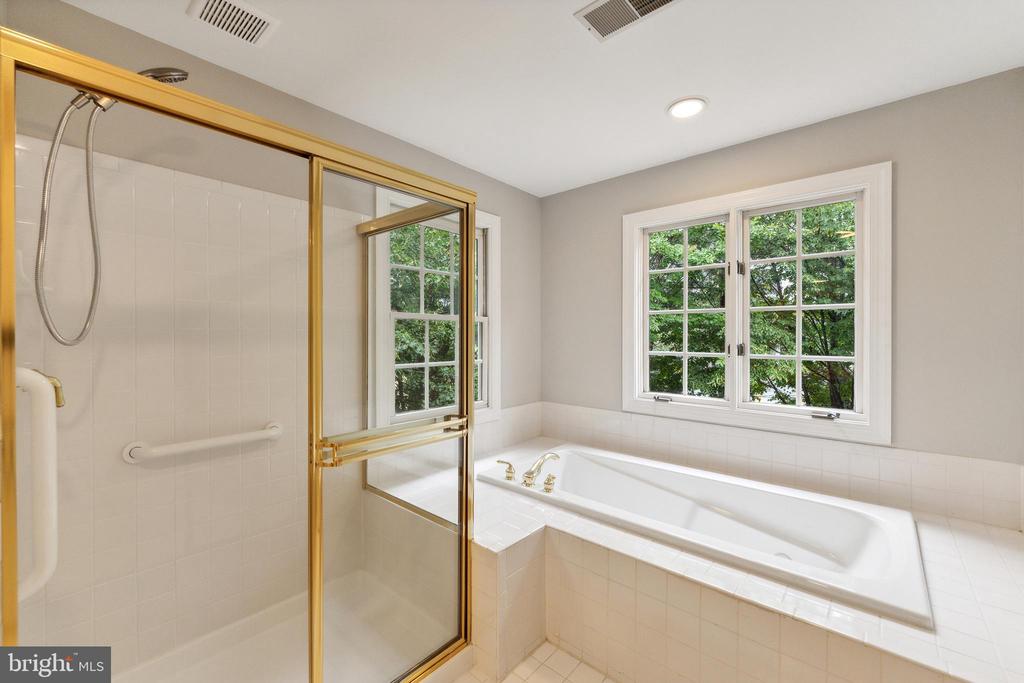 8048 KIDWELL TOWN COURT