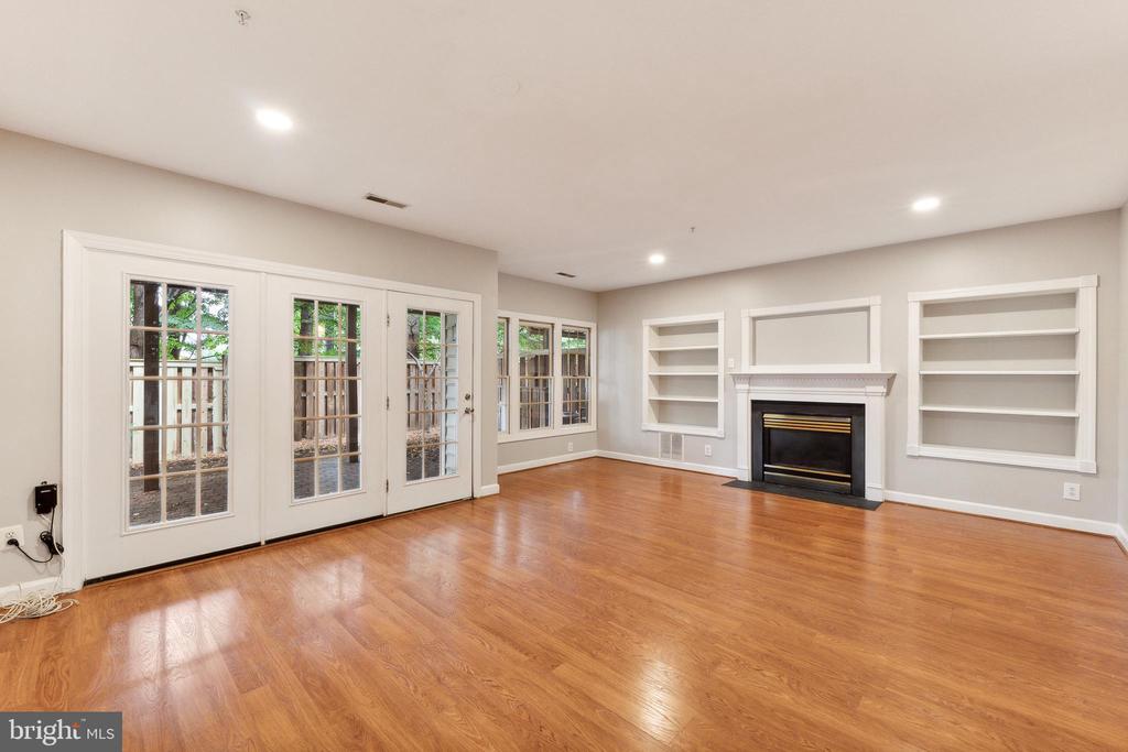 8048 KIDWELL TOWN COURT