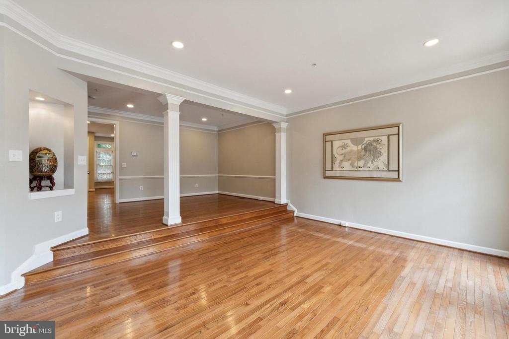 8048 KIDWELL TOWN COURT