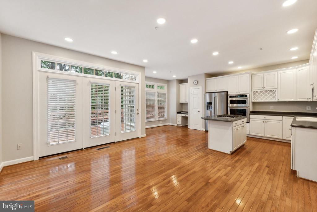 8048 KIDWELL TOWN COURT