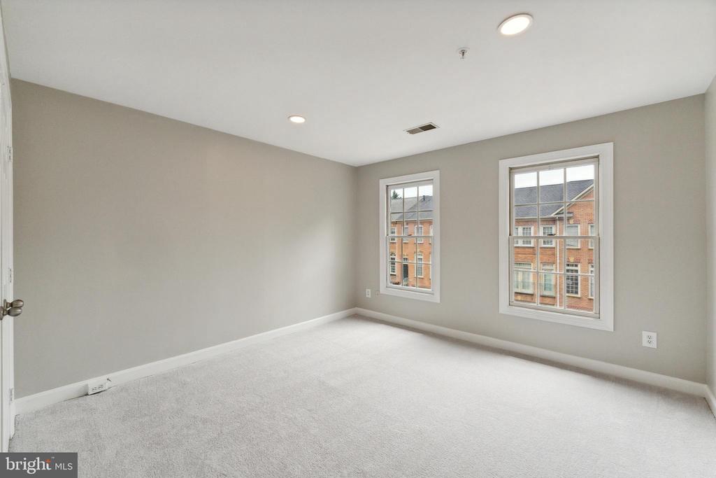 8048 KIDWELL TOWN COURT