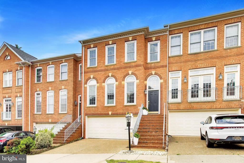 8026 KIDWELL TOWN COURT