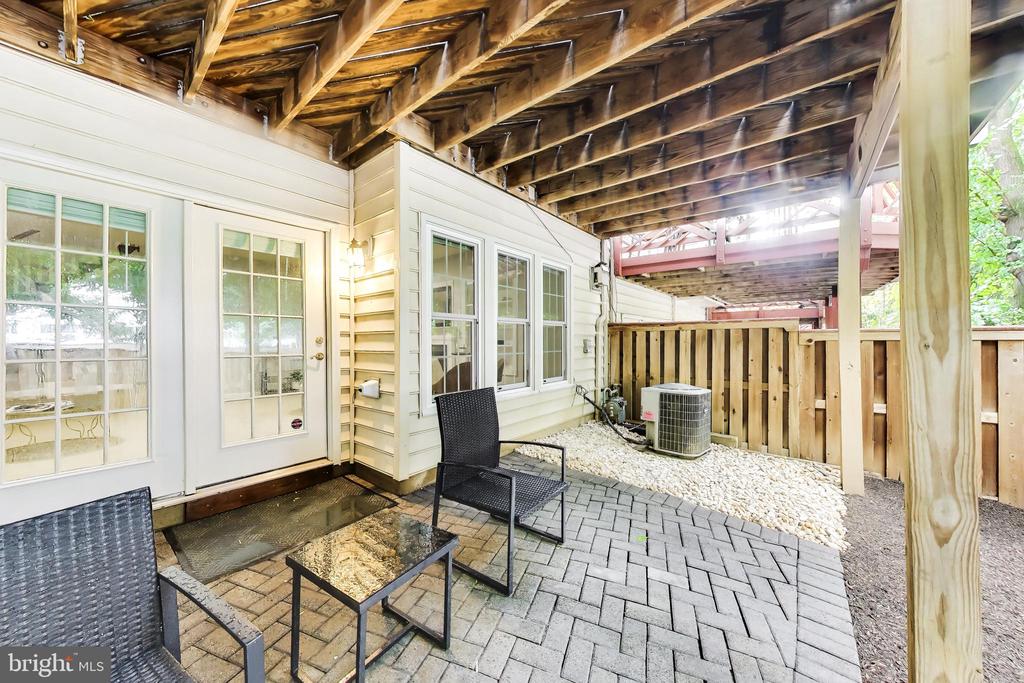 8026 KIDWELL TOWN COURT