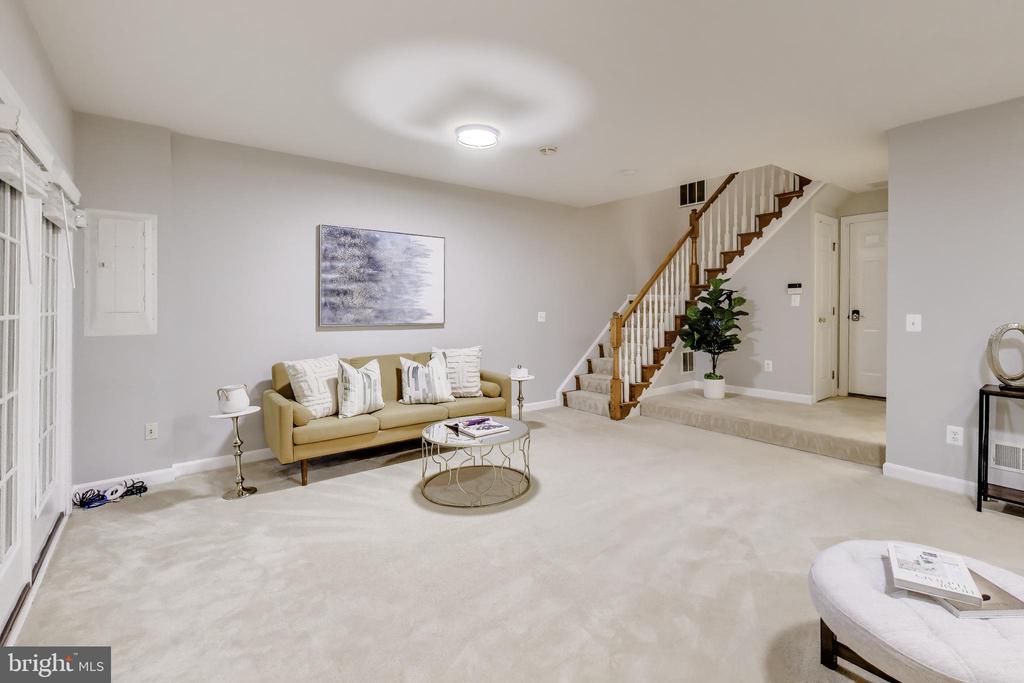 8026 KIDWELL TOWN COURT