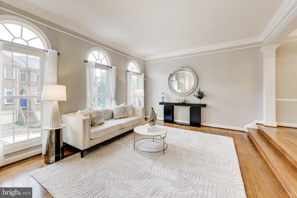 8026 KIDWELL TOWN COURT