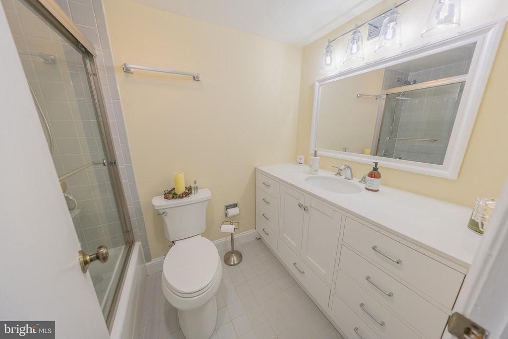 8370 GREENSBORO DRIVE Unit: 908
