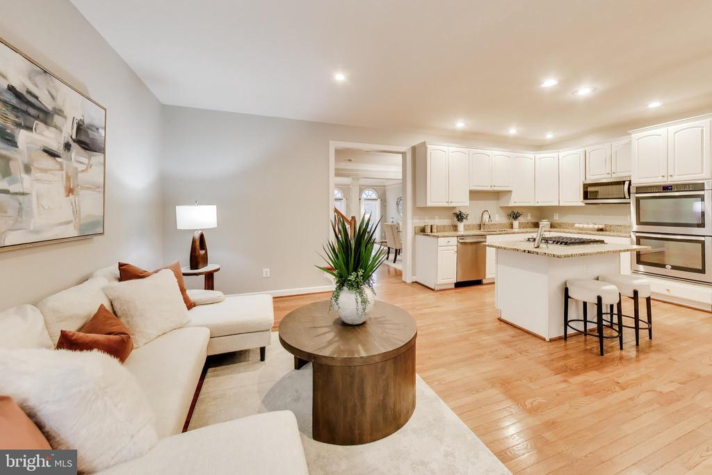 8026 KIDWELL TOWN COURT