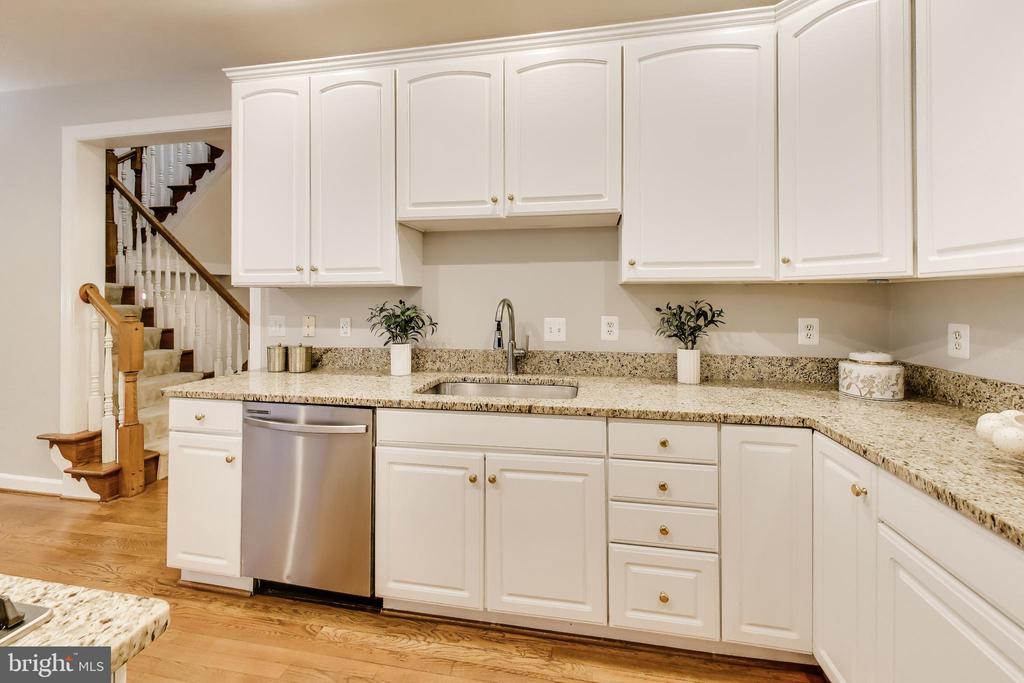 8026 KIDWELL TOWN COURT