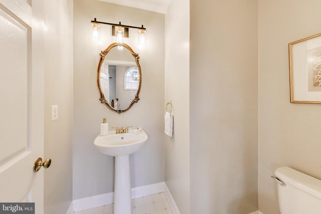 8026 KIDWELL TOWN COURT