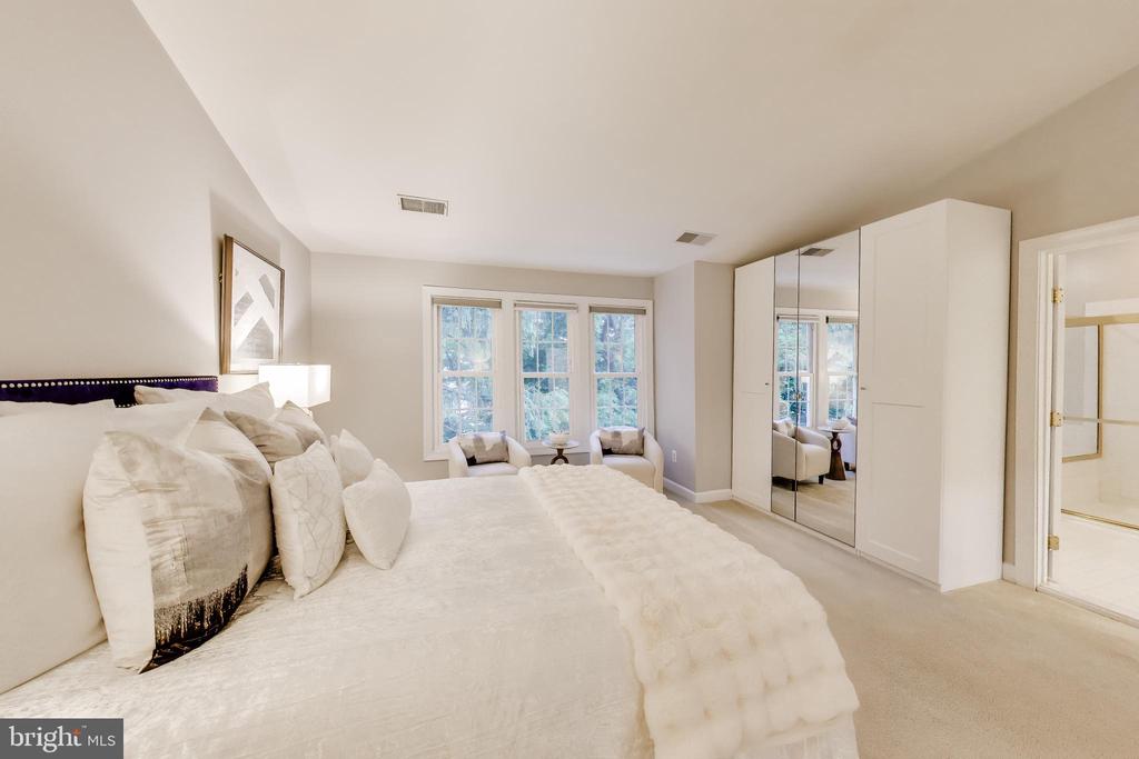 8026 KIDWELL TOWN COURT