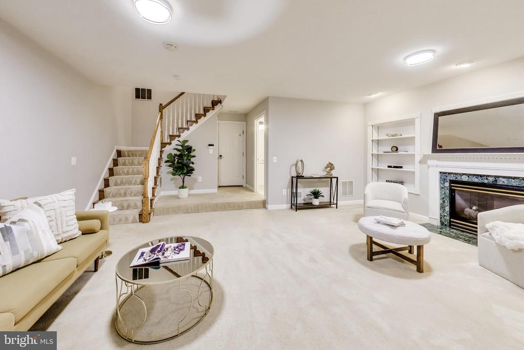 8026 KIDWELL TOWN COURT