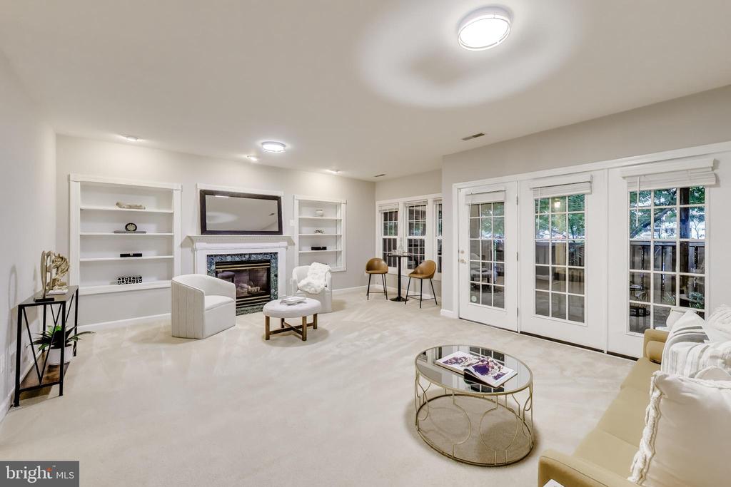 8026 KIDWELL TOWN COURT