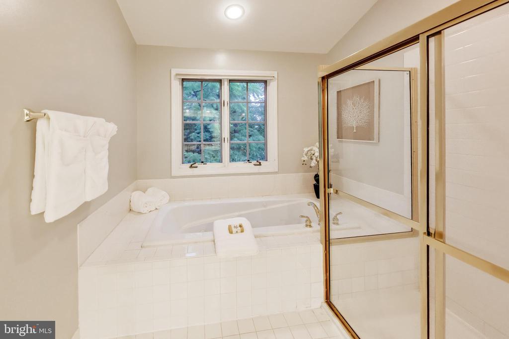 8026 KIDWELL TOWN COURT