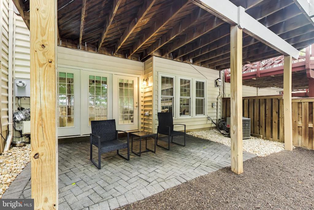 8026 KIDWELL TOWN COURT