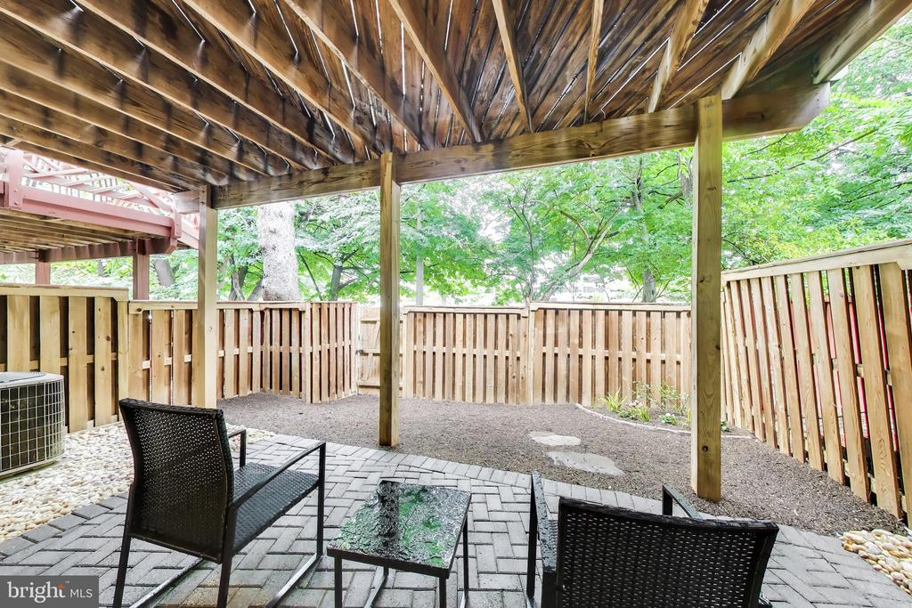8026 KIDWELL TOWN COURT