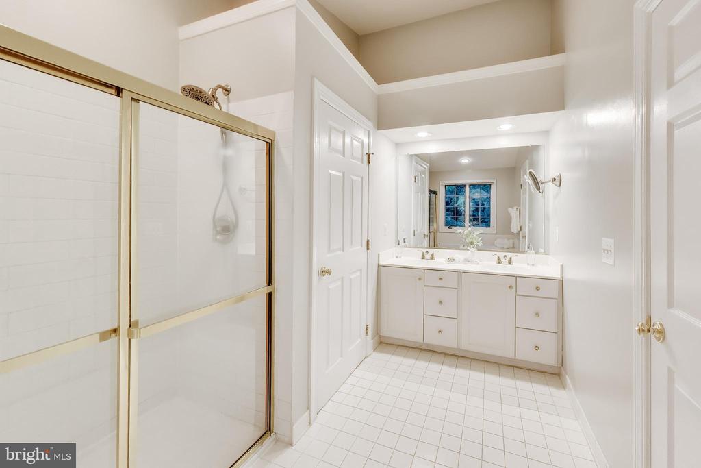 8026 KIDWELL TOWN COURT