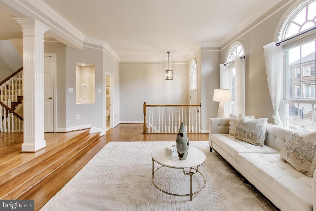 8026 KIDWELL TOWN COURT