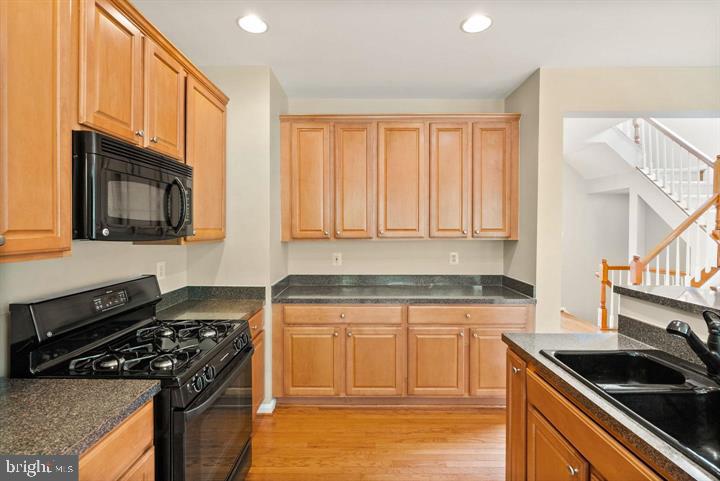 43093 FOREST EDGE SQ,LOUDOUN