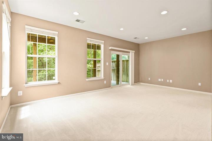 43093 FOREST EDGE SQ,LOUDOUN