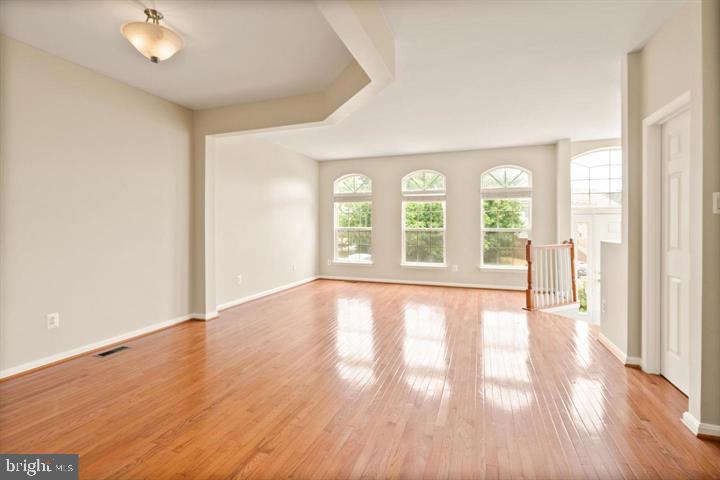 43093 FOREST EDGE SQ,LOUDOUN